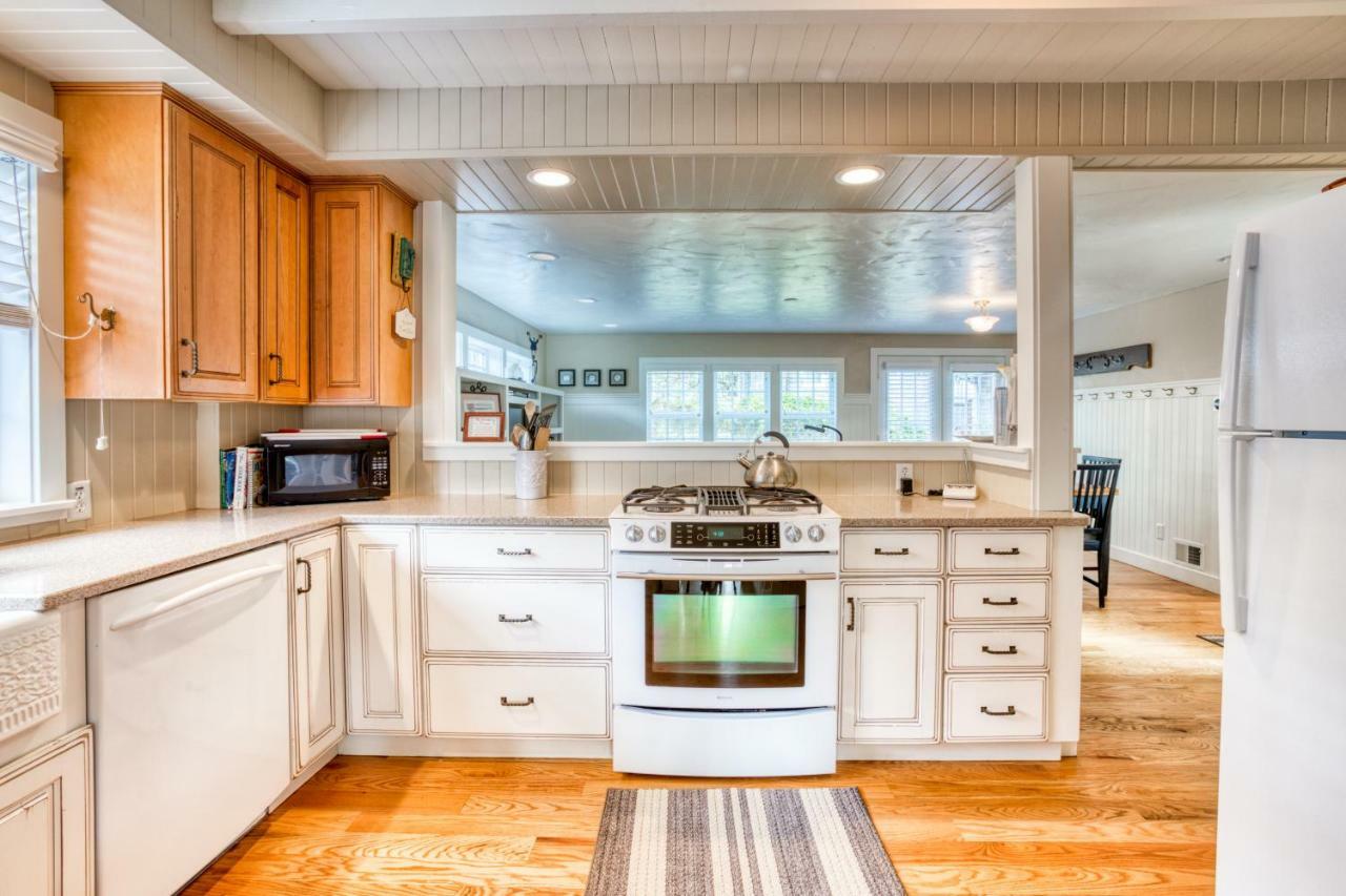 Seaside Classic Cottage Bagian luar foto