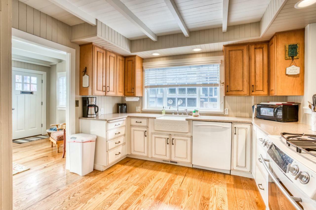 Seaside Classic Cottage Bagian luar foto
